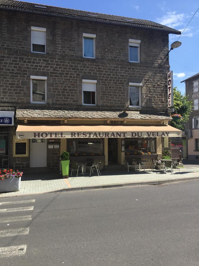 Hotel Restaurant Du Velay Le Chambon-sur-Lignon Exteriör bild